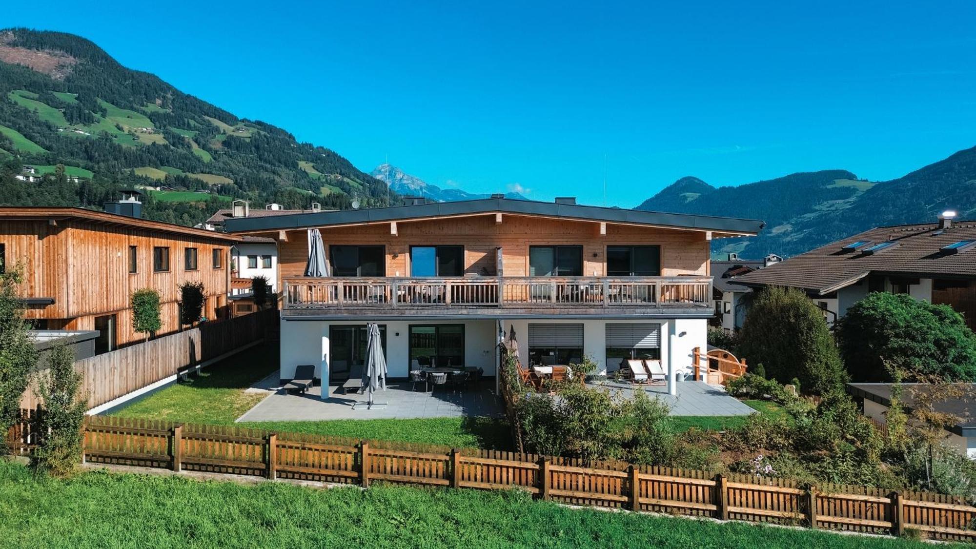 Zillerheart - Balcony Und Car Park By Alpenluxus Appartements Fügen Esterno foto